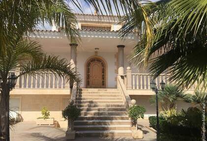 Grote villa te koop in Alfaz del Pi