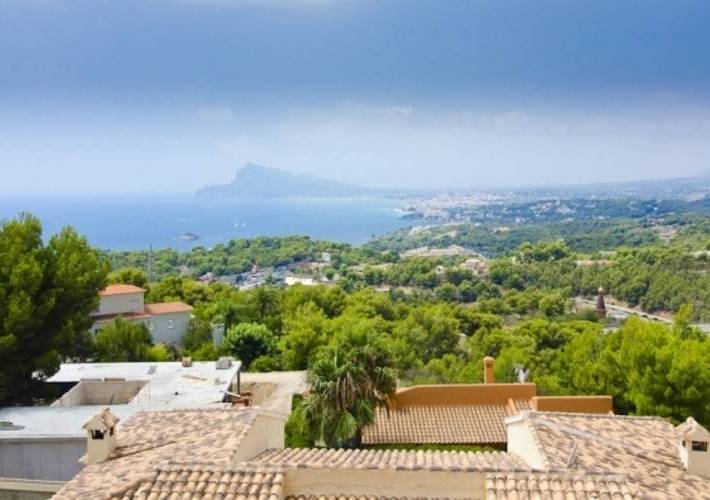Sunny bungalow for sale in Altea Hills