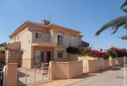 Partly furnished house for sale in Villamartin