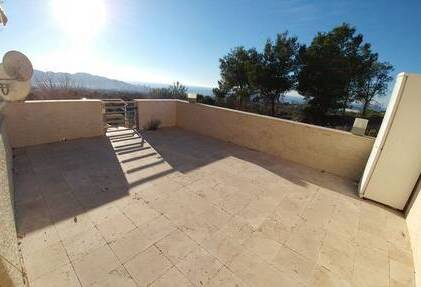 Zonnig appartement met groot terras te koop in La Nucia