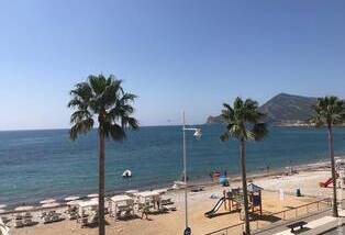 Precioso apartamento, primera línea en Altea para alquiler vacac