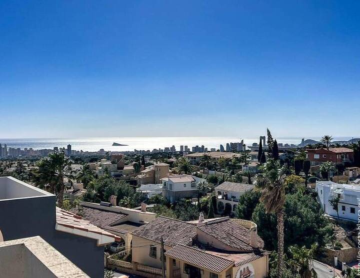 Chalet independiente con vistas al mar y a la montaña en La Nucí
