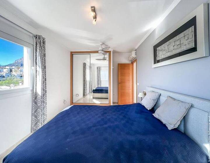 Chalet independiente con vistas al mar y a la montaña en La Nucí