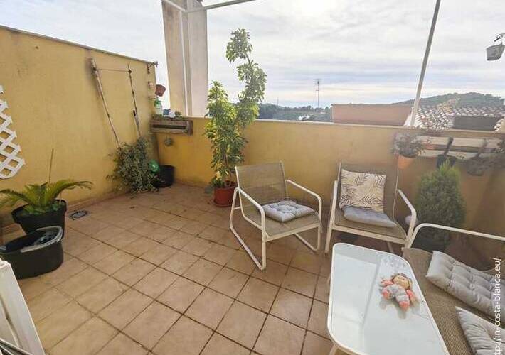 Dúplex in Xirles met Garage en 2 Slaapkamers | Costa Blanca