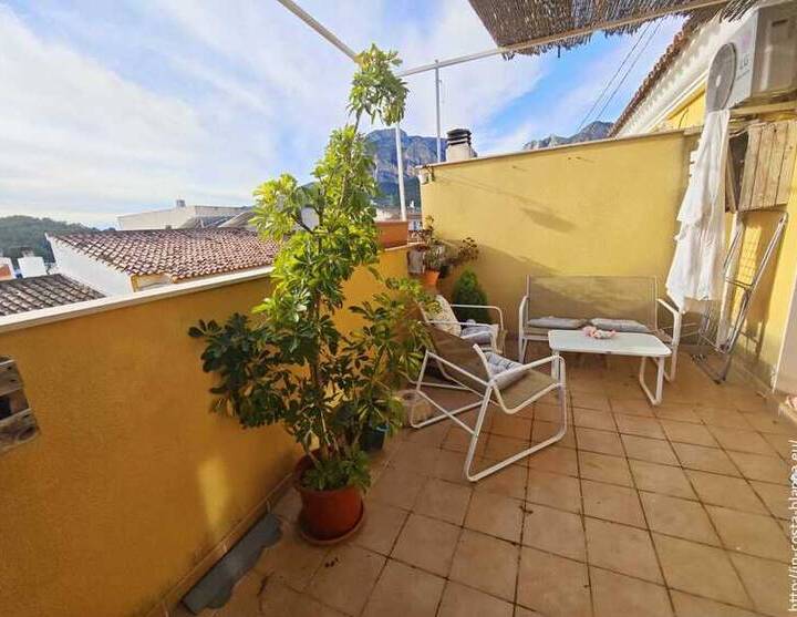 Dúplex in Xirles met Garage en 2 Slaapkamers | Costa Blanca