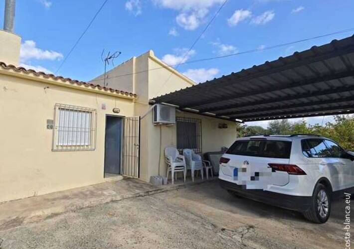 Rural house with plot near Altea