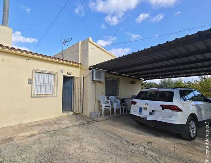 Rural house with plot near Altea