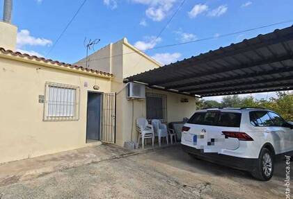 Rural house with plot near Altea