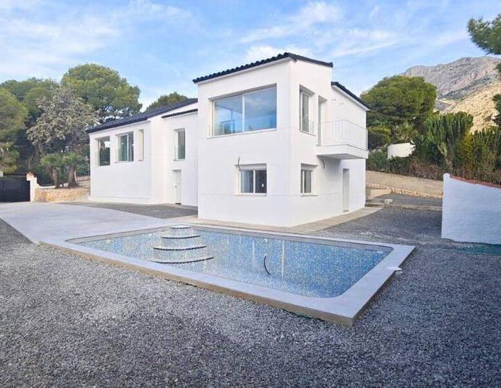 Gerenoveerd chalet in Altea la Vella