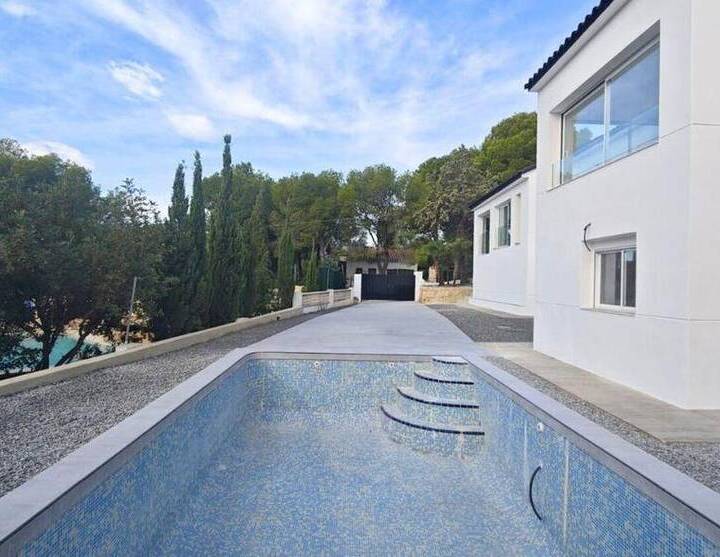 Gerenoveerd chalet in Altea la Vella