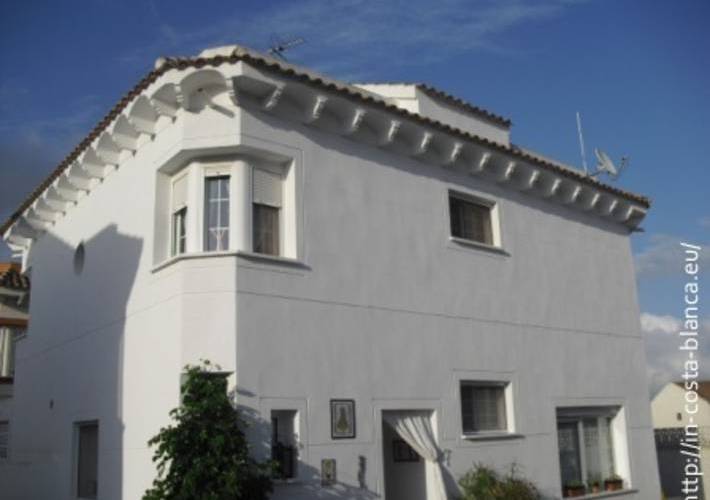 Large Villa in Albir for sale