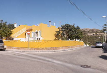 se vende adosado en la nucia