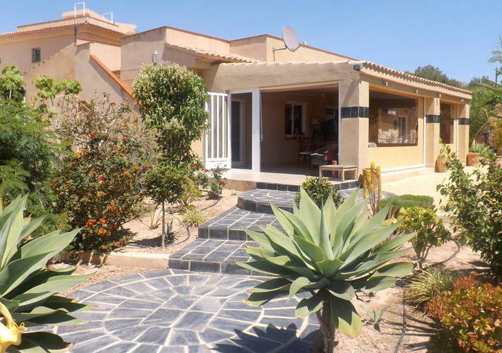 Villa for sale in a quiet area in La Nucia